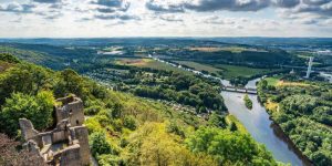 33530096-blick-auf-den-von-der-burgruine-hohensyburg-auf-den-zusammenfluss-von-ruhr-und-lenne-PzBG Spielbank Dortmund (Hohensyburg)